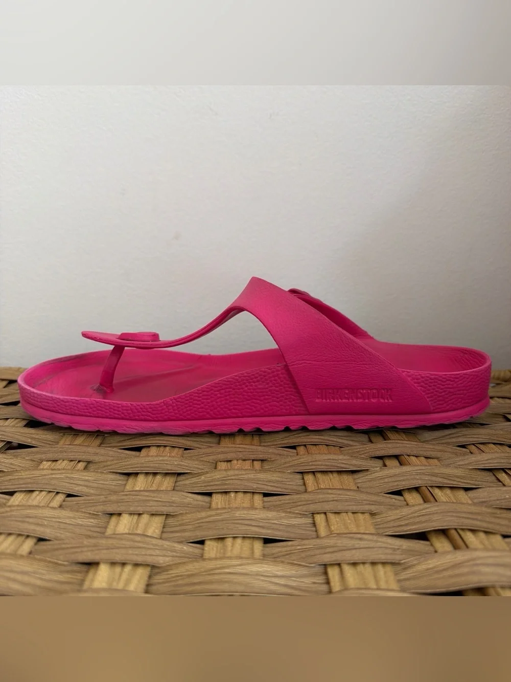 Birkenstock Unisex Gizeh EVA Sandals Vibrant Pink Women’s Size EU 40 / US 9/9.5